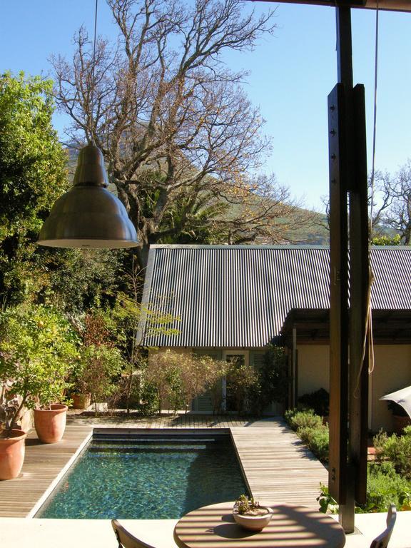 Four Rosmead Boutique Guesthouse Cape Town Exterior photo