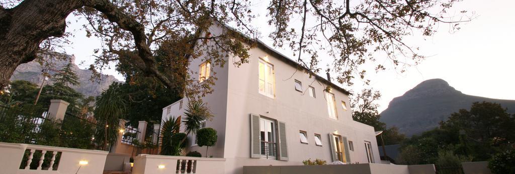 Four Rosmead Boutique Guesthouse Cape Town Exterior photo
